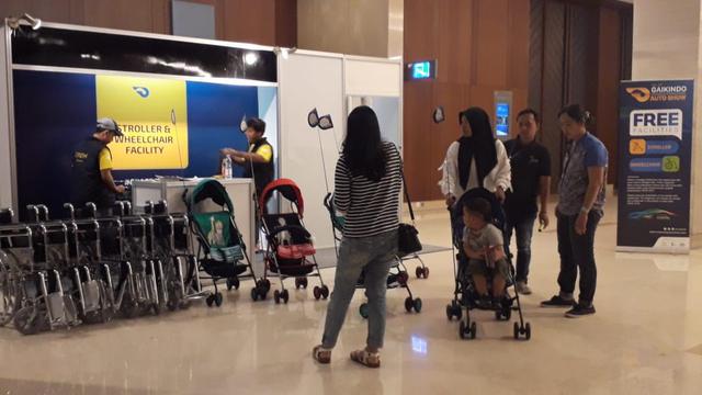 Stroller dan Kursi Roda di GIIAS 2018