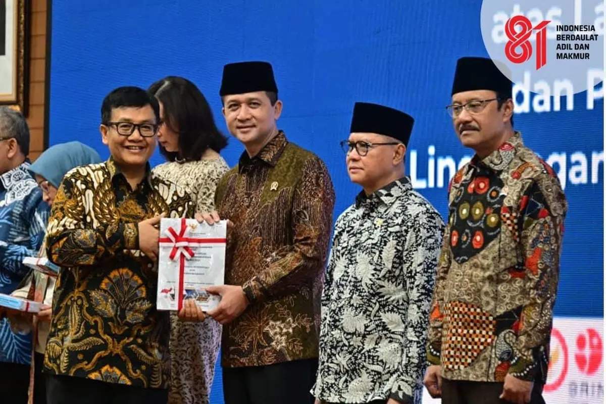 Menteri Transmigrasi M. Iftitah Sulaiman Suryanagara dalam acara Penyerahan Laporan Hasil Pemeriksaan (LHP) atas Laporan Keuangan Kementerian/Lembaga Tahun 2025 di Kantor Badan Pendidikan dan Pelatihan Pemeriksaan Keuangan Negara (Badiklat PKN) BPK RI, Ja