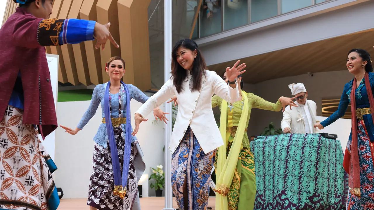 Menteri Komunikasi dan Digital, Meutya Hafid saat di Pertunjukan “JIWA (Journey Indonesia’s Wisdom & Arts) di Osaka Expo 2025