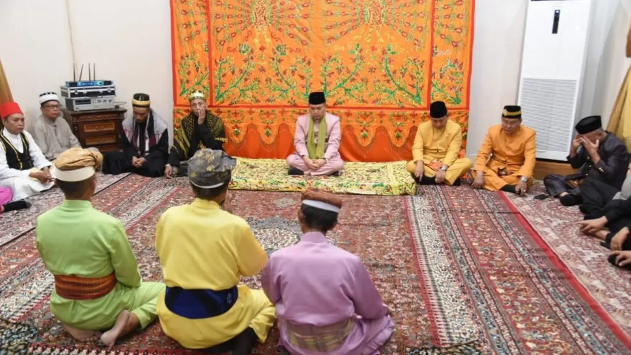 Prosesi Adat Moloopu