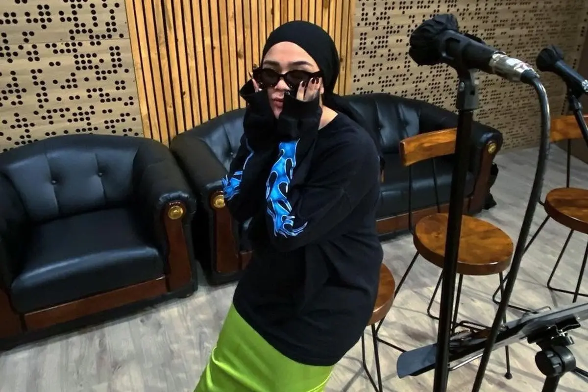 Sivia Azizah perdana ajak bayi ke studio rekaman