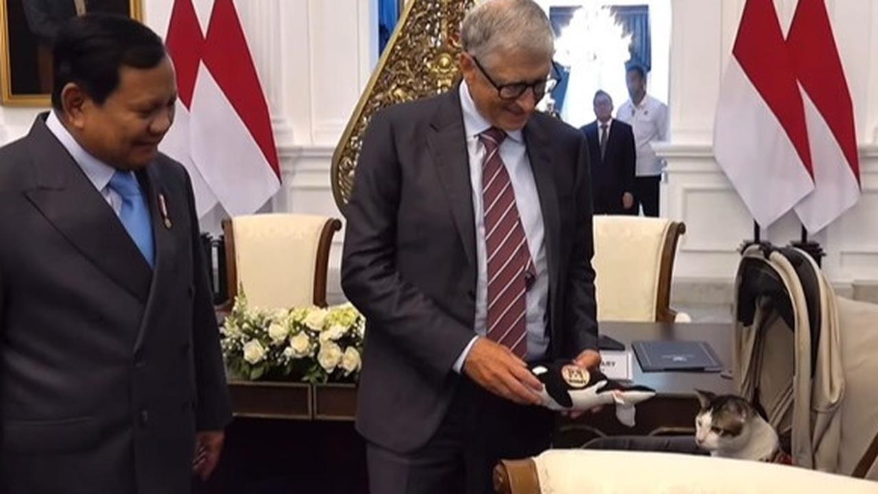 VIDEO: Viral Bobby Kertanegara Kucing Prabowo Terima Hadiah Lucu dari Bill Gates, Makin Menggemaskan