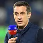 Gary Neville. Salah satu legenda Manchester United yang pensiun pada Februari 2011 setelah hanya membela MU sepanjang kariernya mulai 1992/1993 ini bergabung dengan jaringan televis Sky Sports sebagai komentator dan pundit sejak musim 2011/2012. Profesi tersebut menjadi tidak asing baginya karena sebelumnya ia juga pernah menjadi pundit bagi jaringan televis ITV Sport di dua ajang sepak bola akbar, Piala Dunia 2002 dan Piala Eropa 2008. Sempat meninggalkan Sky Sports untuk menukangi Valencia pada Desember 2015, ia kembali ke Sky Sports usai dipecat Valencia yang hanya dibesutnya selama 4 bulan di musim 2015/2016. (AFP/Glyn Kirk)