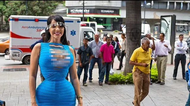 Model seksi asal Caracas, Venezuela Curvy Aleira Avendano melakukan tindakan ekstrem pada tubuhnya.Pasalnya, ia meenggunakan korset hingga 23 jam sehari demi sebuah penampilan.Aleira memakai korset selama 23 jam sehari guna mencapai keinginannya memp...