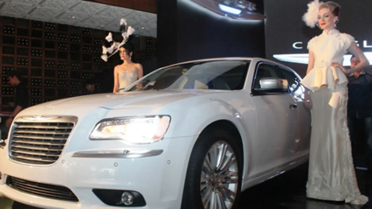 Chrysler 300C (foto: Nazar Ray)