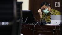 Terdakwa kasus korupsi Bantuan Sosial (Bansos) Covid-19 yang juga mantan Menteri Sosial Juliari Batubara saat menjalani sidang di Pengadilan Tipikor, Jakarta, Senin (10/5/2021). Sidang lanjutan tersebut beragendakan mendengar keterangan empat orang saksi. (Liputan6.com/Helmi Fithriansyah)