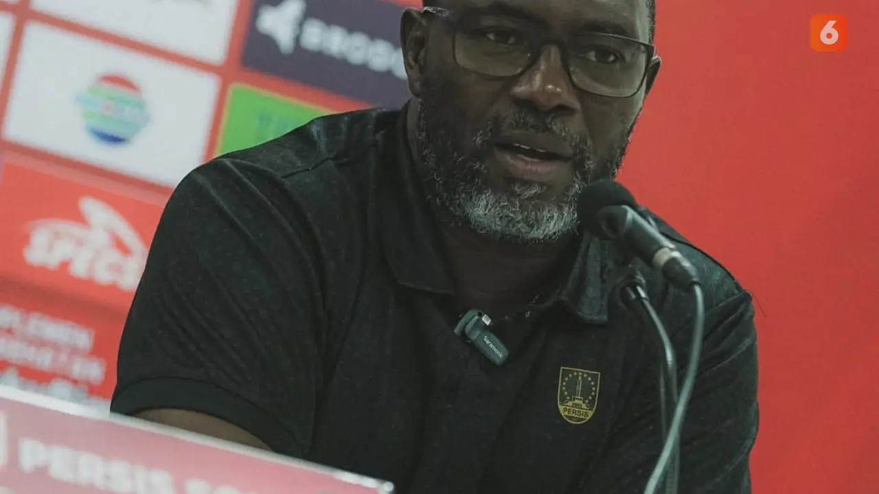 Coach Jacksen F TIago Jelang Hadapi PSIS Semarang