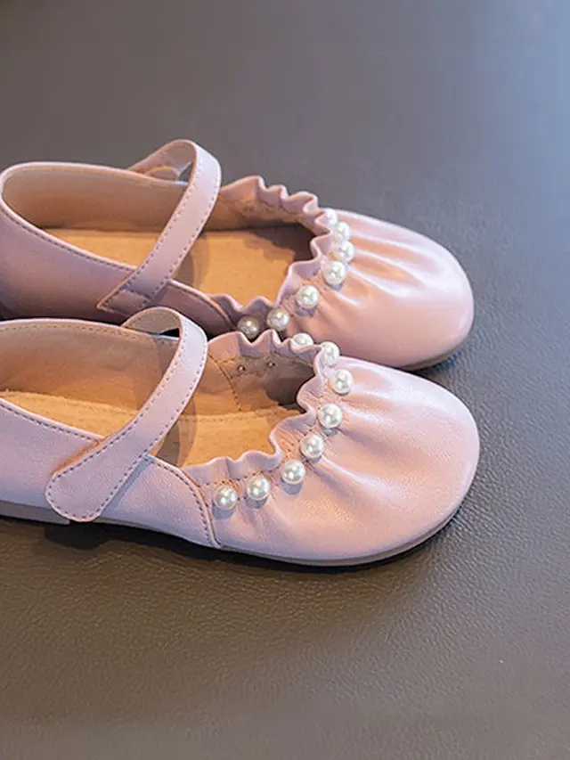 Flatshoes Mosbo dengan Sentuhan Mutiara