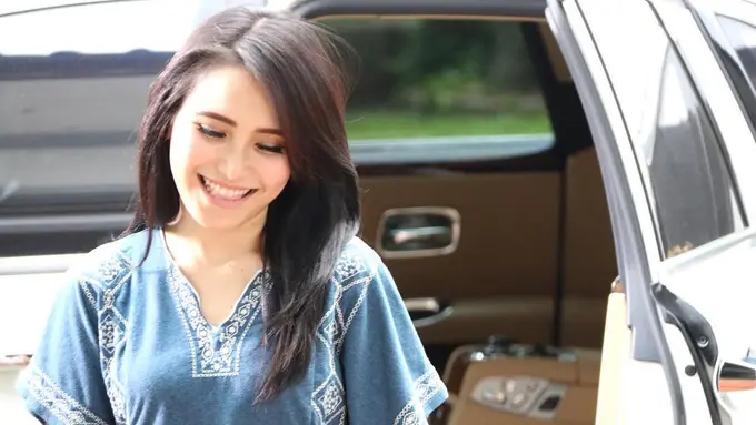 [Bintang] Ayu Ting Ting