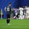 Pemain Argentina Lionel Messi bereaksi setelah Inggris mencetak gol pembuka dalam laga semifinal Piala Dunia 2026 antara Inggris vs Argentina di Atlanta, Rabu, 15 Juli 2026. (AP Photo/Jacob Kupferman)