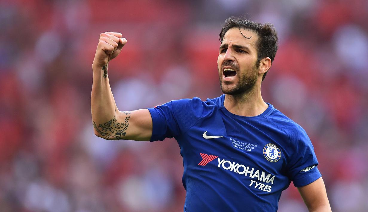 Cesc Fabregas (111 assist) - Fabregas pernah bermain untuk Arsenal dan Chelsea di Premier League. gelandang asal Spanyol ini tercatat memiliki 111 assist selama berkarier di kompetisi Premier League. (AFP/Glyn Kirk)