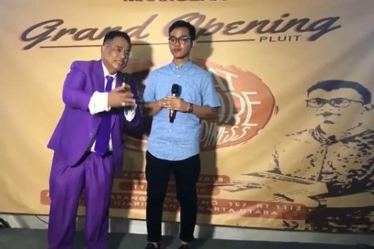[Bintang] Hotman Paris Hutapea dan Gibran Rakabuming Raka