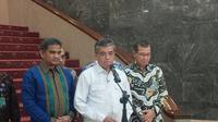 Menteri Ketenagakerjaan Yassierli buka suara terkait OTT KPK yang menyeret Wamenaker Immanuel Ebenezer, di Kantor Kemnaker, Jakarta, Kamis (21/8/2025). (Liputan6.com/Arief)