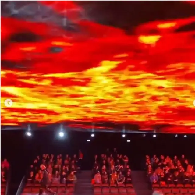 Koleksi Balenciaga di Paris Fashion Week 2020