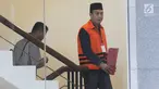 Anggota DPRD Lampung Tengah nonaktif Zainudin akan menjalani pemeriksaan penyidik di Gedung KPK, Jakarta, Rabu (10/7/2019). Zainudin diperiksa sebagai tersangka terkait kasus dugaan gratifikasi Rp 95 miliar menyetujui pinjaman daerah ke PT Sarana Multi Infrastruktur. (merdeka.com/Dwi Narwoko)