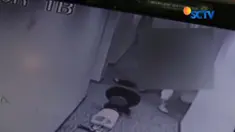 Oknum mengalami pendarahan usai mengugurkan kandungan sehingga harus dilarikan ke rumah sakit.