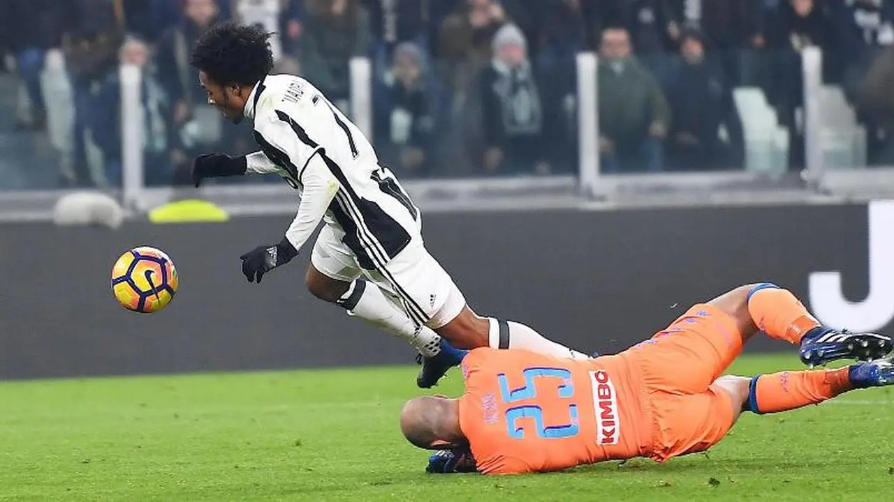 Pepe Reina (Juventus vs Napoli)