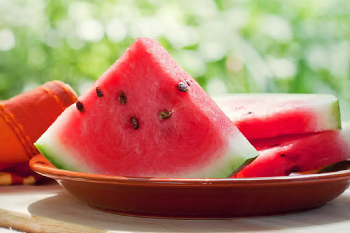 (c) shutterstock