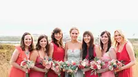 Ketahui 5 Alasan Mengapa Pakaian Bridesmaid Selalu Sama