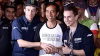 Momen Hangat 'Salam Komando' Rossi-Jokowi-Lorenzo di Indonesia