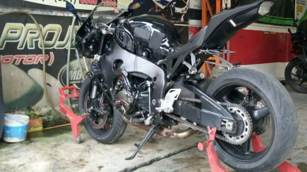 Pelek Motor