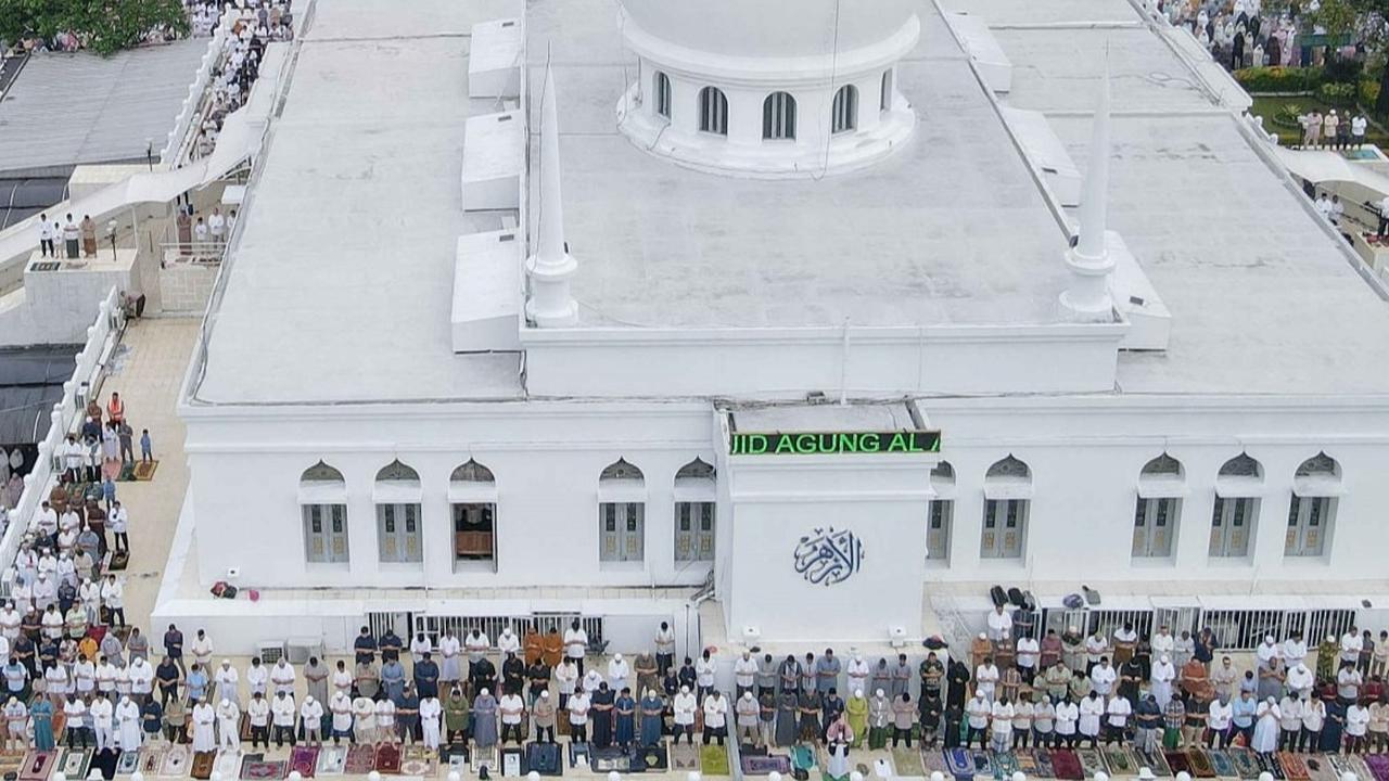 Shalat Idul Adha di Masjid Agung Al-Azhar