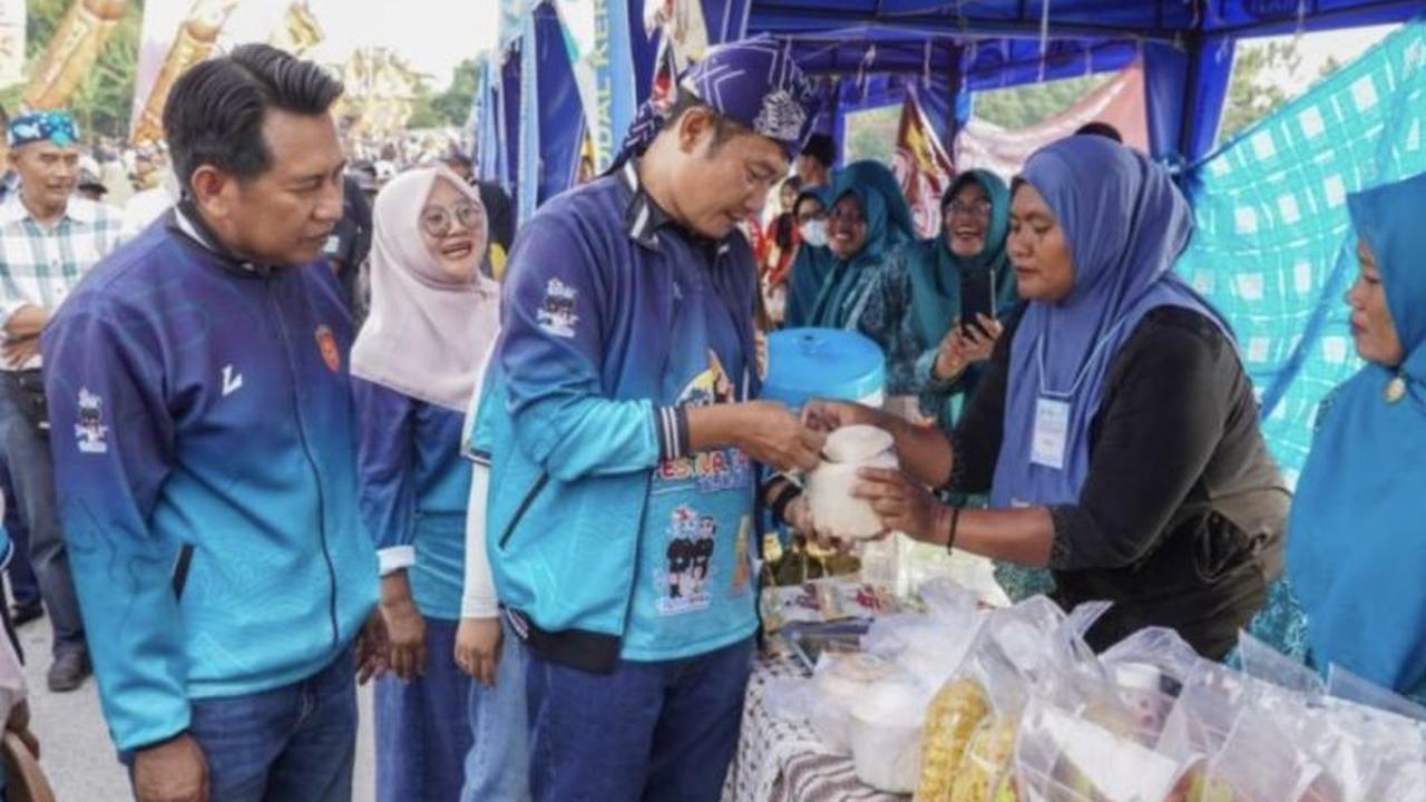 Menguak Jejak Kejayaan Bengawan Solo, Festival Dayung Tejoasri 2025 Sukses Gerakkan Ratusan UMKM di Lamongan