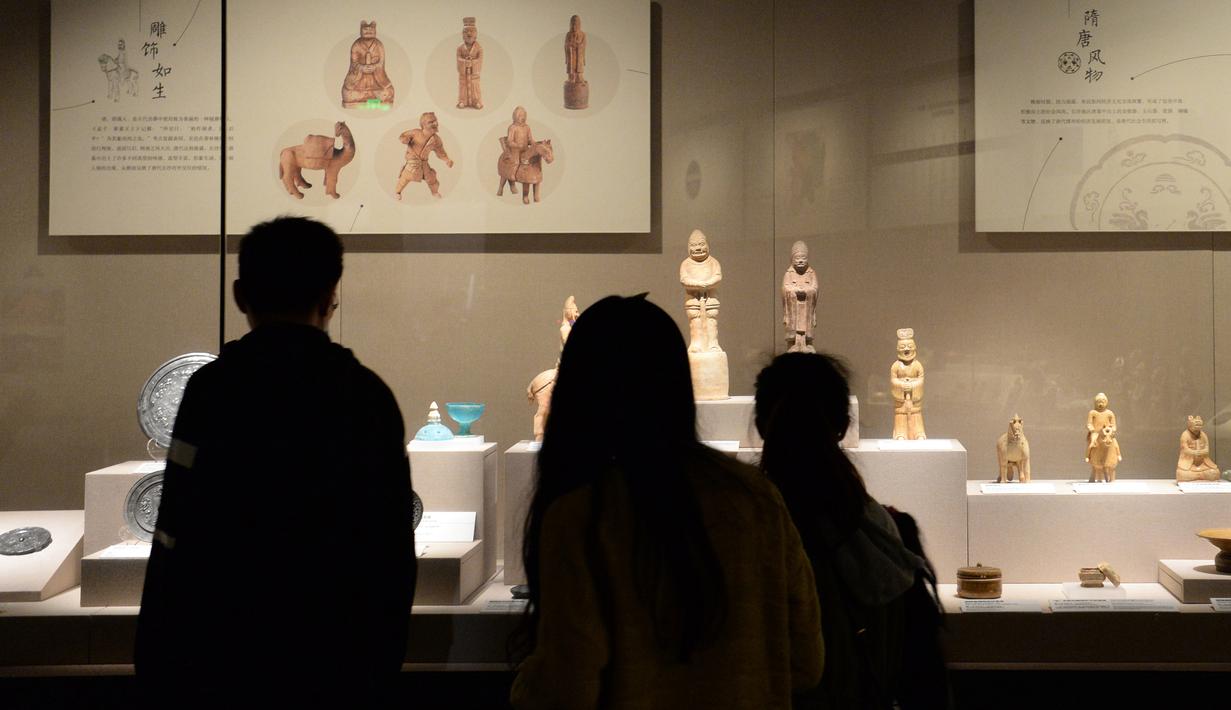 FOTO: Liburan Hari Nasional, Wisatawan Kunjungi Museum ...