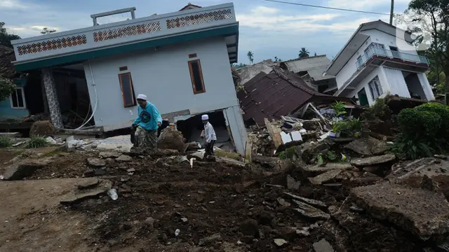 potret santri yang masih bertahan pascagempa Cianjur