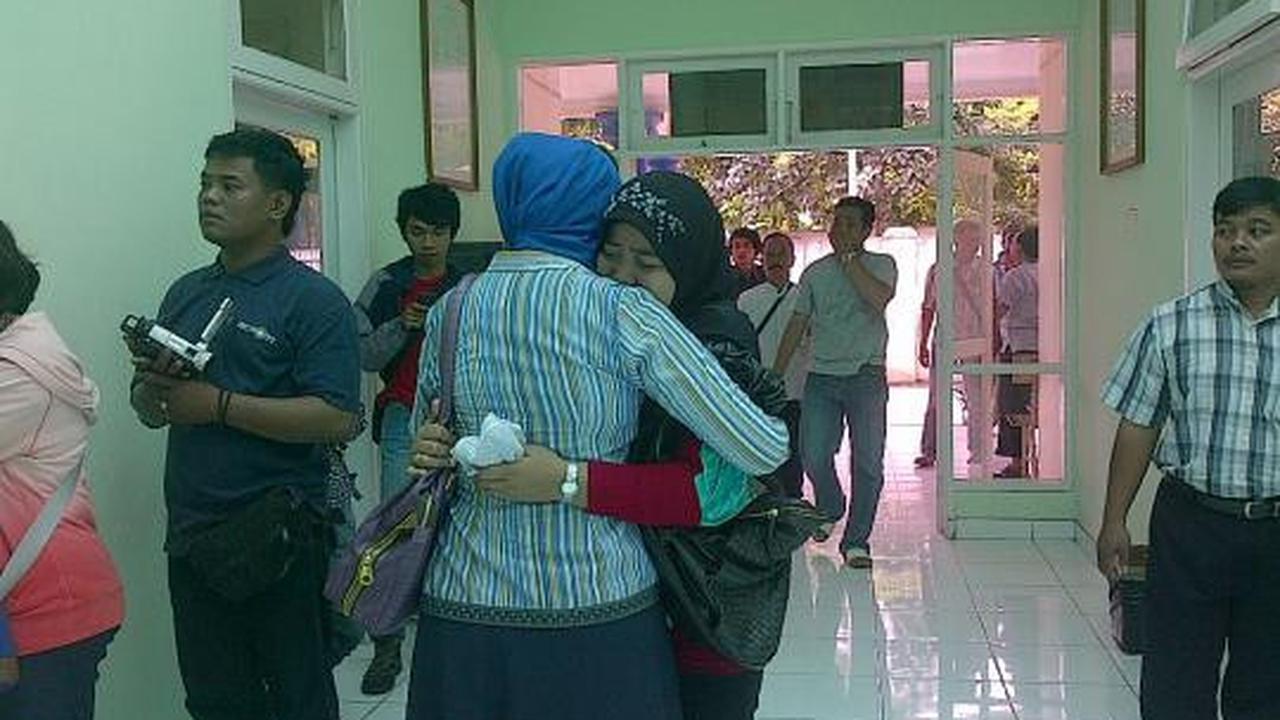 Tangisan keluarga korban Livina maut
