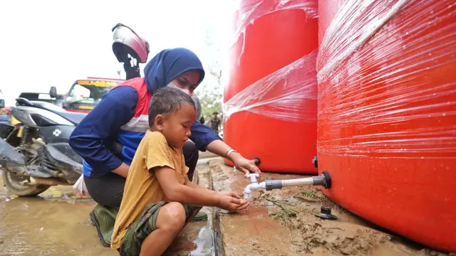 Hari Air Sedunia: Pertamina Hadirkan Akses Air Bersih dari Papua hingga Wilayah Bencana di Sumatra