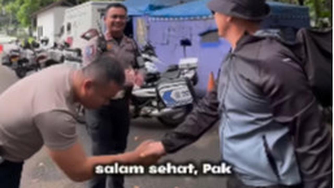 Momen Jenderal Polisi Jogging Pagi, Bertemu Junior Langsung Beri Hadiah