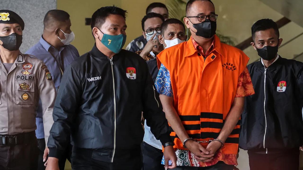 Penyitaan dilakukan KPK setelah mantan pejabat Ditjen Pajak itu ditetapkan sebagai tersangka kasus dugaan gratifikasi dan pencucian.