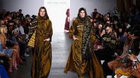 Rancangan desainer Vivi Zubedi di New York Fashion Week (Foto: Dok. Vivi Zubedi)