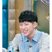 Pasangan Zico ‘Block B’ dan Seoulhyun ‘AOA’ diberitakan putus, meski keduanya baru dikabarkan resmi berpacaran bulan Agustus lalu. (Instagram/Woozico)