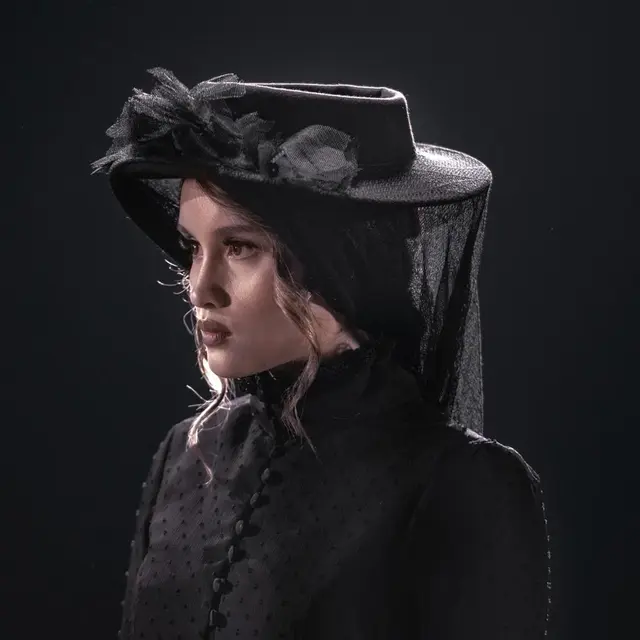 Cinta Laura main film Jagat Arwah