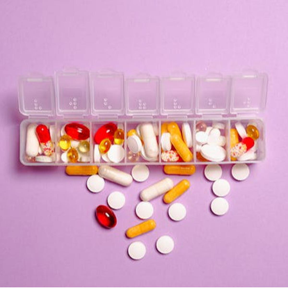 Ilustrasi Obat-obatan dan Suplemen