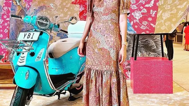 9 Potret Bianca Adinegoro, Istri Eks Mendag Muhammad Lutfi yang Kerap Tampil Stylish Kenakan Kain hingga Kebaya