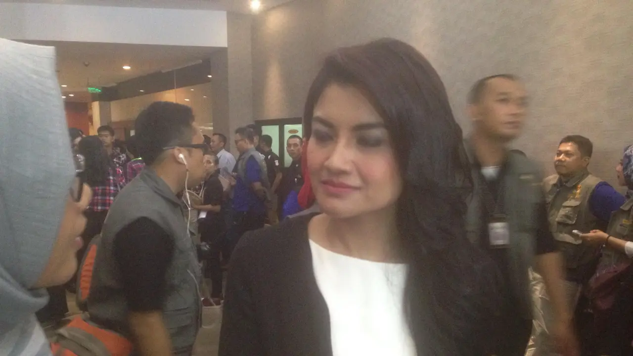 Tina Talisa - Debat Cagub DKI
