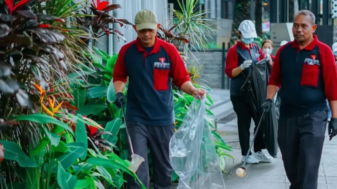 Artha Graha Peduli (AGP) menggelar aksi bersih-bersih serentak