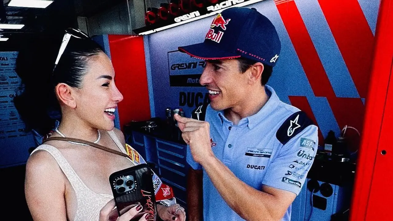 Nikita Mirzani dan Marc Marquez
