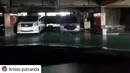 Orang kaya gini enaknya diapain nih? (Source: Instagram/@kristo.putranda via Instagram/@parkirlobangsat)
