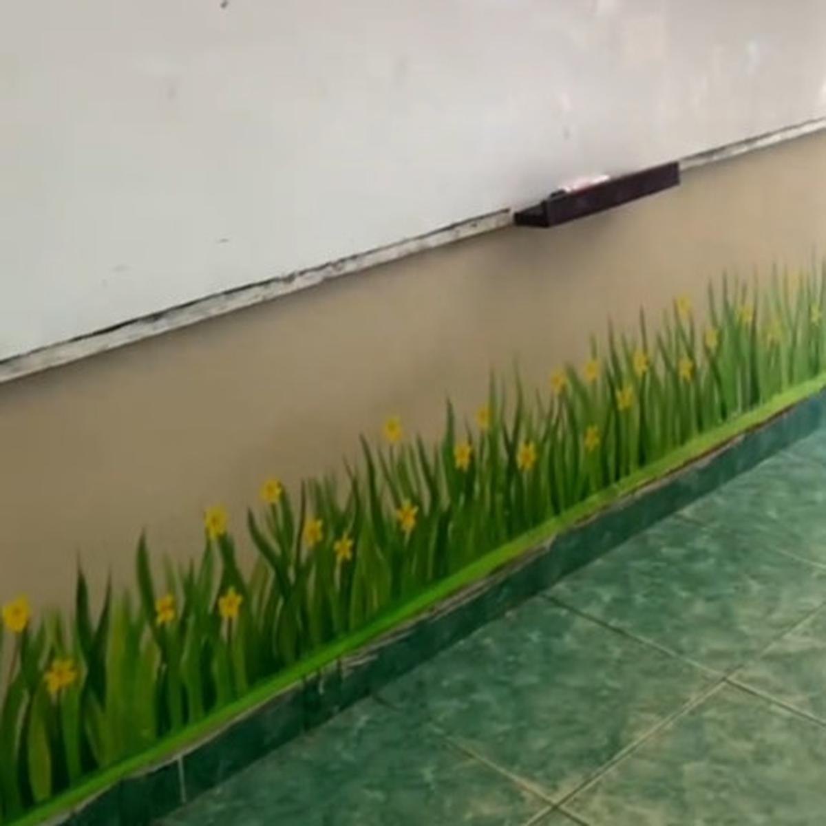 Keren Banget, Aksi Guru Kesenian yang Berhasil Hias Ruang Kelas Ini Banjir Pujian Warganet