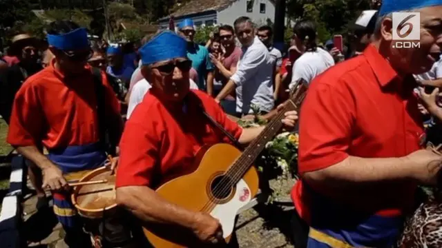 Nenek moyang warga Portugal melakukan migrasi ke Brasil. Setiap tahunnya proses migrasi itu dirayakan dalam Festival Azorean.