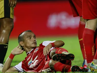 Ada pemandangan tak biasa saat Persija Jakarta berhadapan dengan Bhayangkara FC di Stadion Kanjuruhan, Malang, pada lanjutan Piala Menpora 2021, Rabu (31/3/2021). (Bola.com/M Iqbal Ichsan)