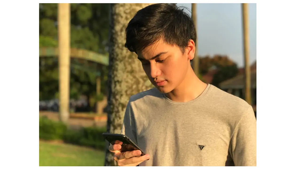 6 Potret Aktor Tampan Naufal Azhar, Punya Wajah Manis Hingga Fans Idol Korea