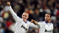 1. Fabio Cannavaro - Postur pendek sebagai bek tak membuat Canna patah arang. Cannavaro mampu membawa Italia keluar sebagai juara usai membungkam Prancis di final Piala Dunia 2006. (AFP/Javier Soriano)