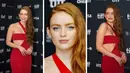 Foto kombinasi Sadie Sink saat menghadiri pemutaran perdana film "The Whale" selama Festival Film Internasional Toronto di Royal Alexandra Theatre, di Toronto, Ontario, Minggu (11/9/2022).