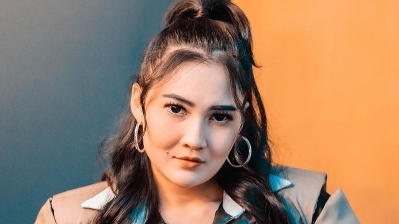 Profil dan Agama Nella Kharisma yang Sering Diisukan Masuk Islam