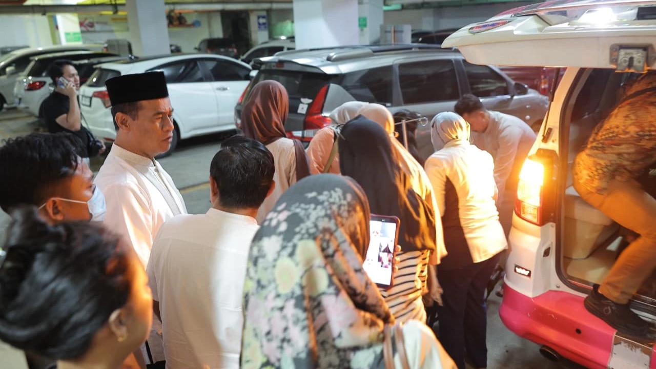 Mentan Amran Antar Jenazah Anggota BPK Haerul Saleh